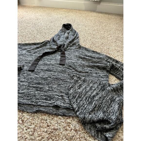 ALTAR'D STATE cropped, bell sleeve,  Sweater top, size Small - Picture 4 of 6